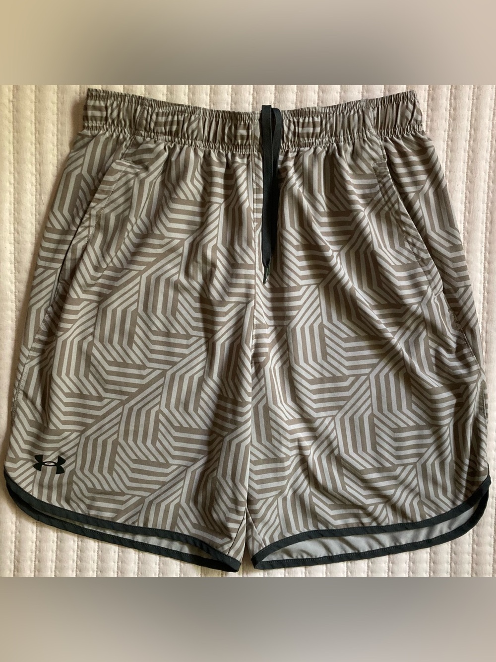 Under Armour Athletic Shorts Men’s Large 8” Brown Geometric Gym Lifting Yoga